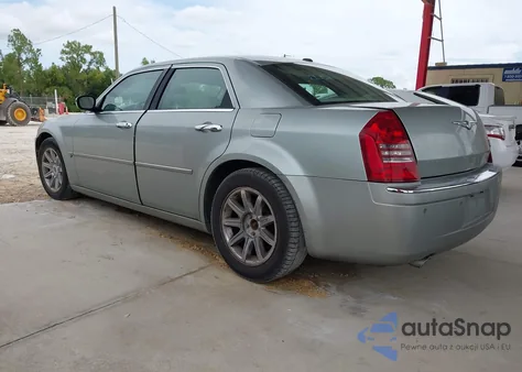 2006 Chrysler 300C z USA, uszkodzony, nr VIN 2C3LA63H46H396442